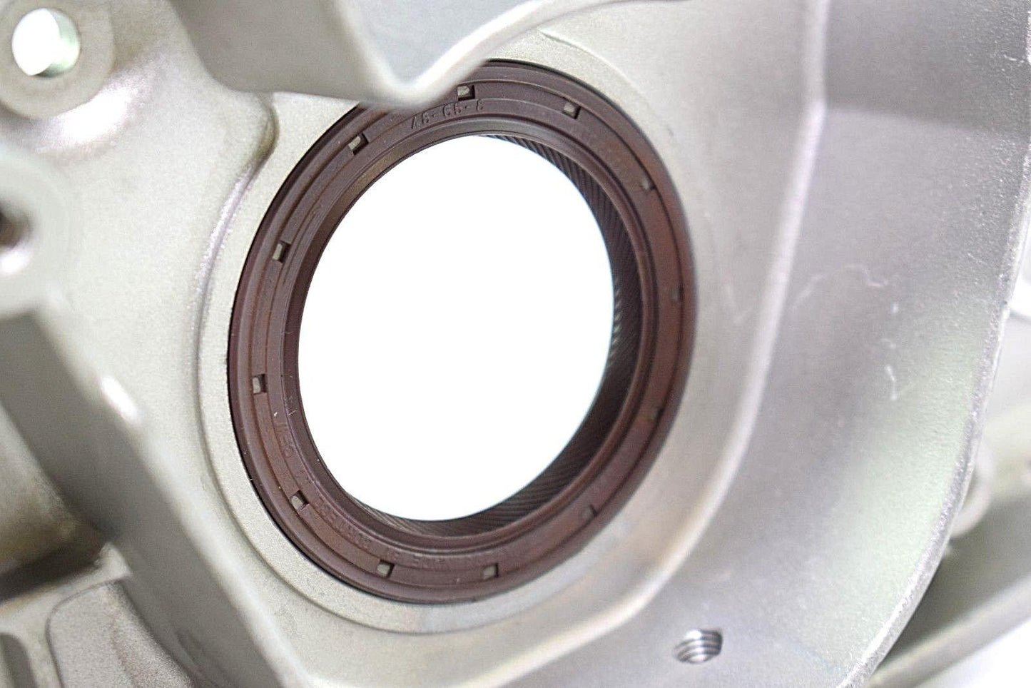 Front Crank seal & Housing - Alfa Romeo 147 156 GT GTV Spider 3.2 V6