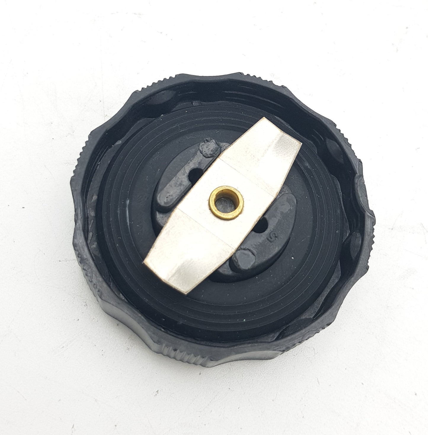 Oil Filler Cap -V6 - Alfa Romeo Shop