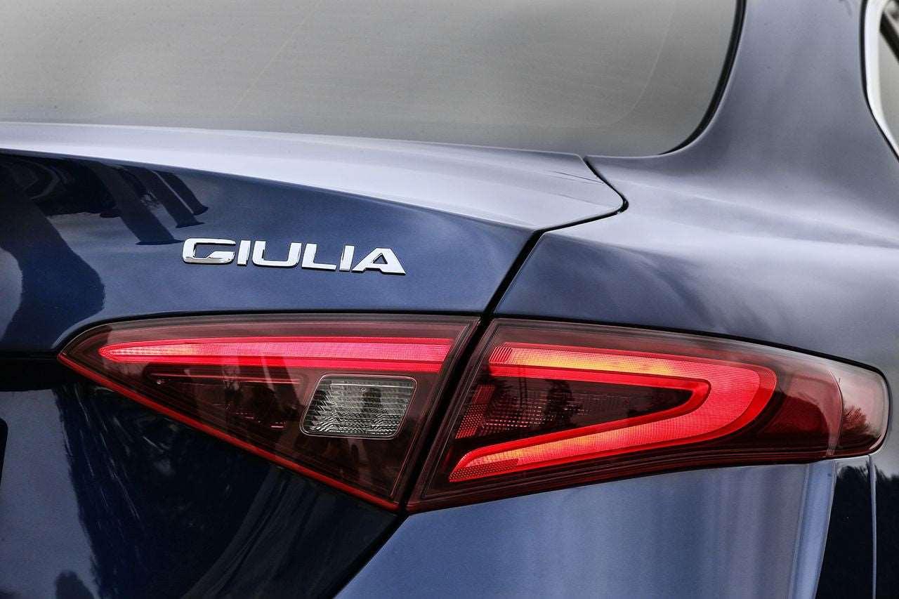 `Giulia' Badge - Alfa Romeo Giulia 50533758