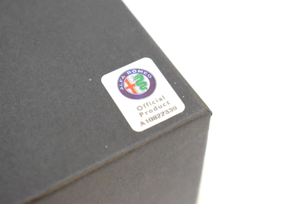 Dispositivo de almacenamiento USB oficial de Alfa Romeo: 16 GB
