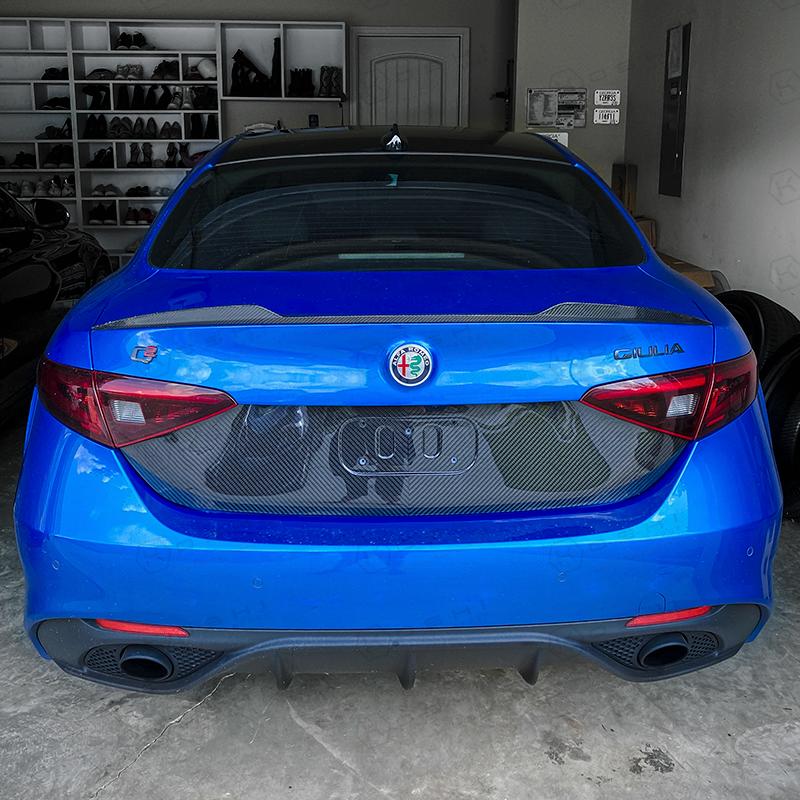 Alfa Romeo Giulia Central Back Trim License Plate - Carbon Fibre - Alfa Romeo Shop