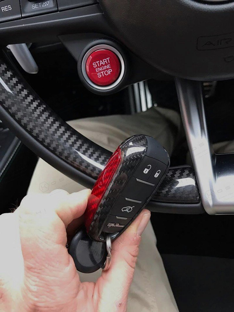 Alfa Romeo Giulia QV / Stelvio QV Steering Wheel Sides Cover - Carbon Fibre Alfa Romeo Shop