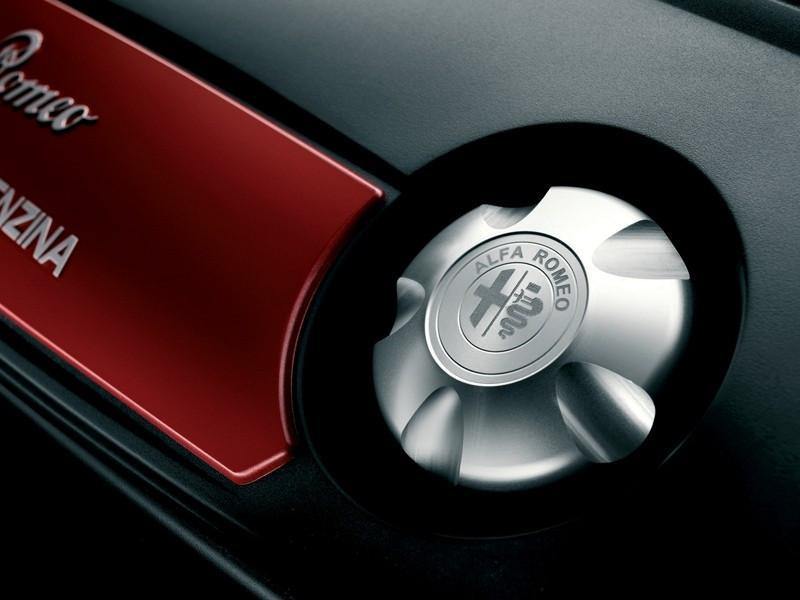 Aluminium Oil Filler Cap - Giulietta (Black Cap) Alfa Romeo Shop