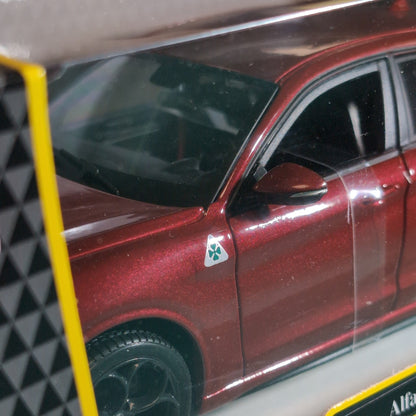 Alfa Romeo Stelvio 1:24 Scale Model